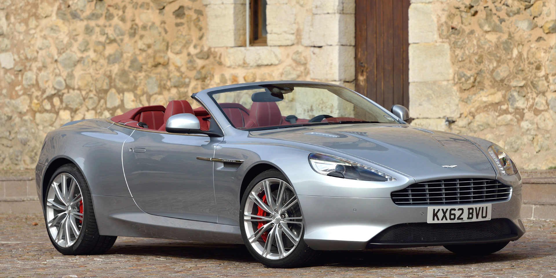 2015  Aston Martin  DB9  Vehicles on Display  Chicago Auto Show 