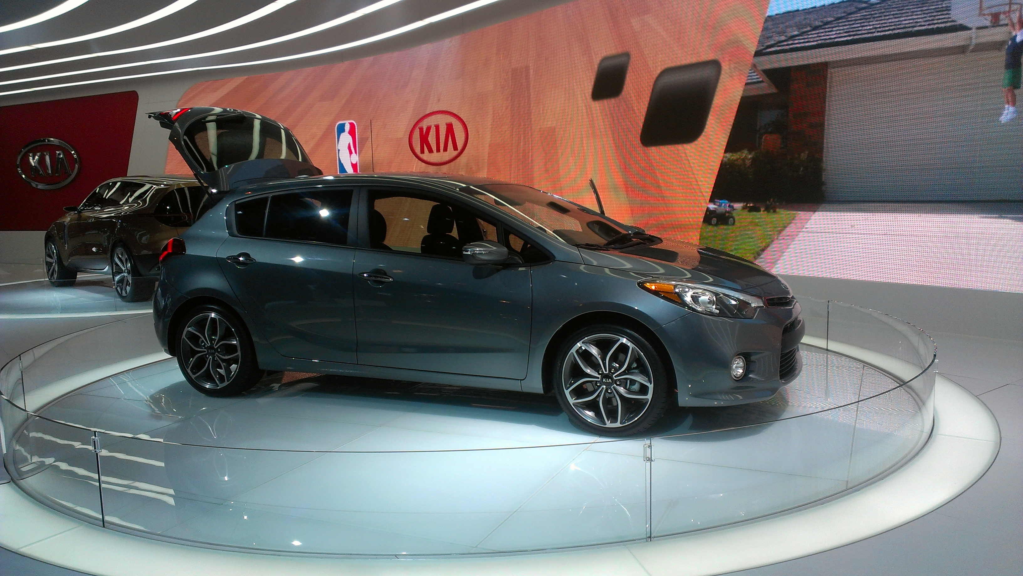 kia forte 5 door