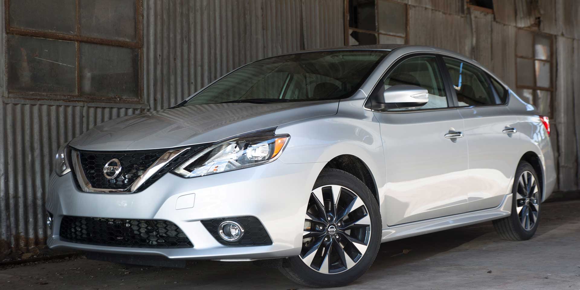2017 - Nissan - Sentra - Vehicles on Display | Chicago ...