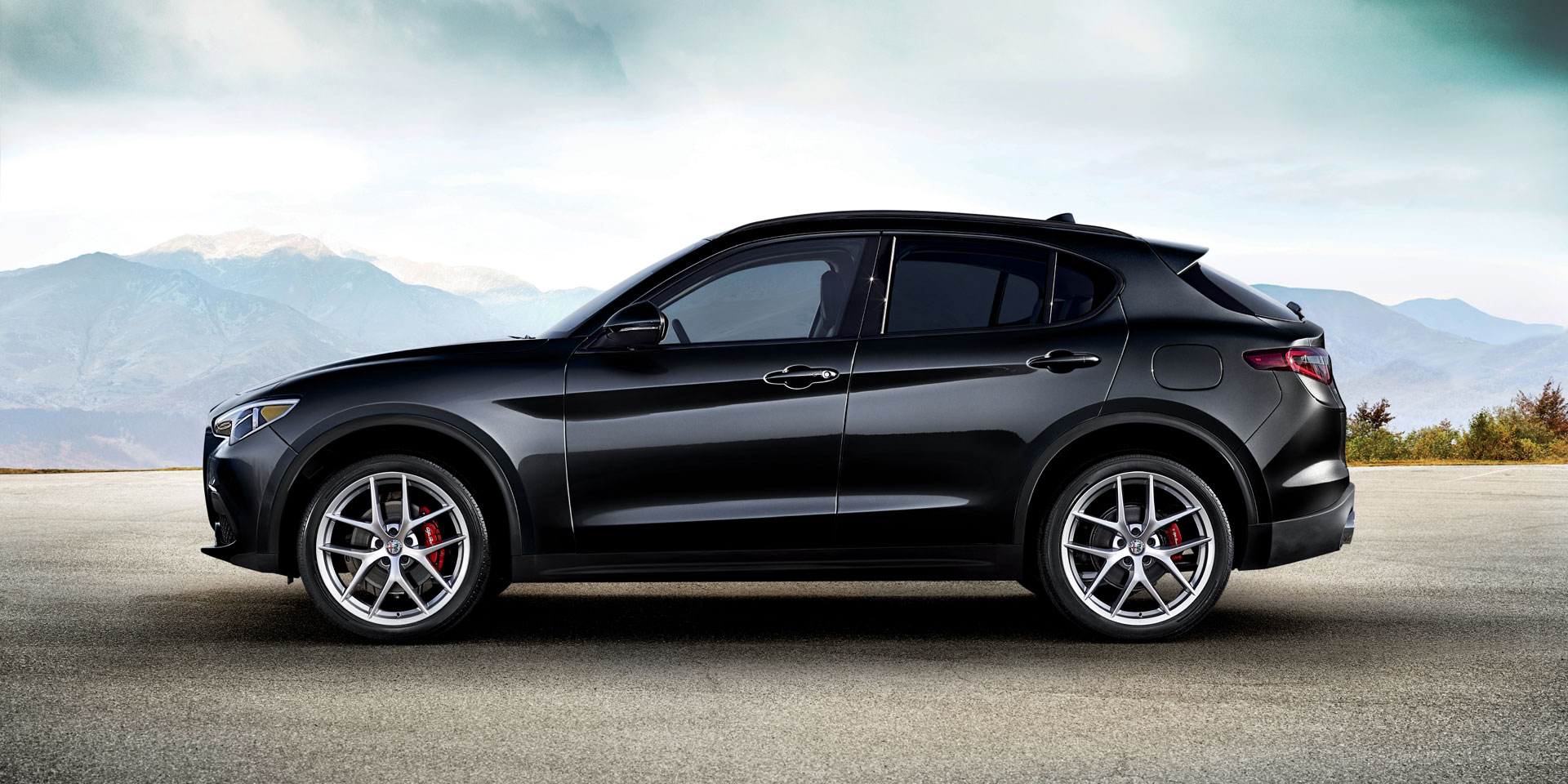 2018 - Alfa Romeo - Stelvio - Vehicles on Display ...