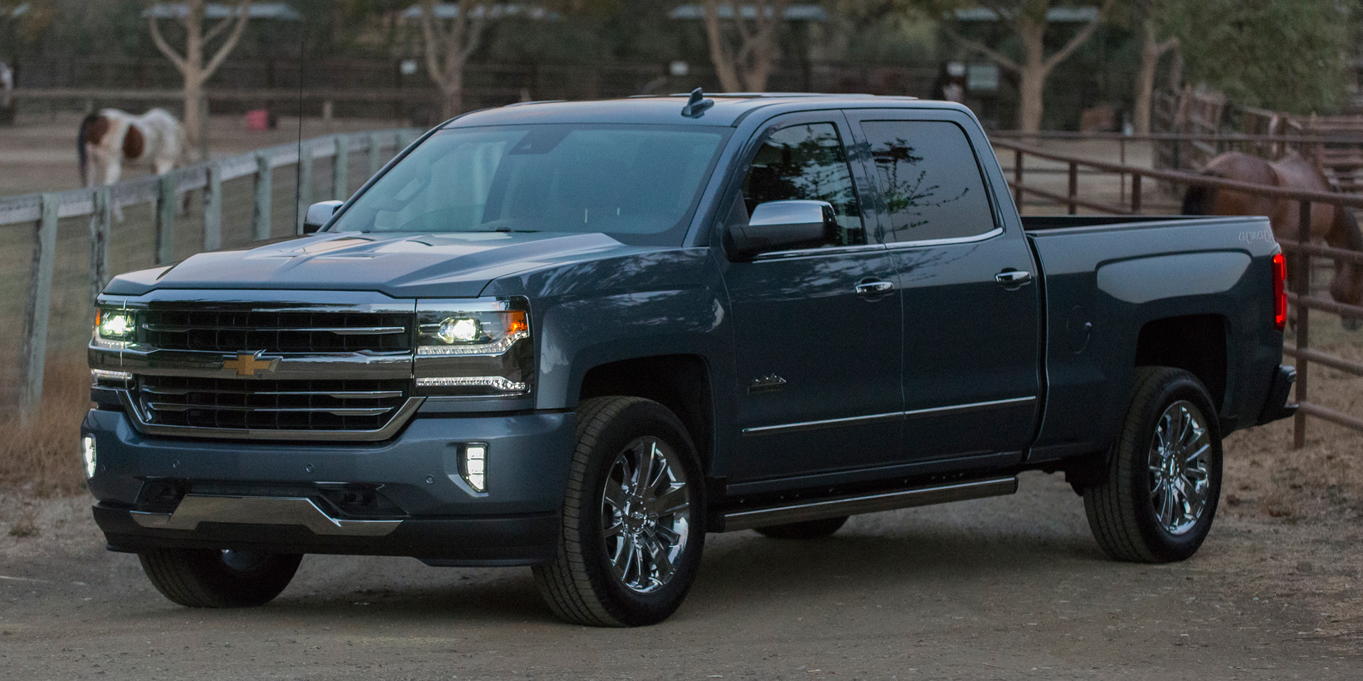 2018 - Chevrolet - Silverado 1500 - Vehicles on Display | Chicago Auto Show