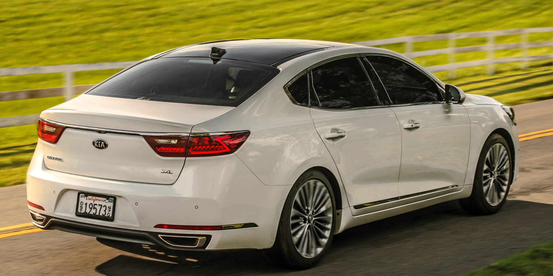 2018  Kia  Cadenza  Vehicles on Display  Chicago Auto Show