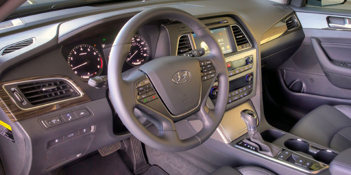 2015-Hyundai-Sonata-700-3