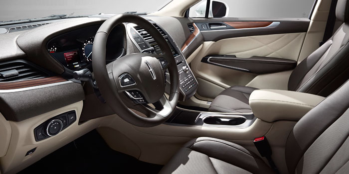 2015-Lincoln-MKC-Interior-700