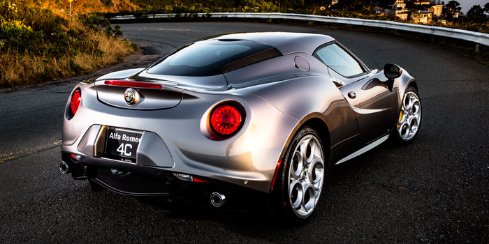 Alfa-Romeo-4C-rear-700