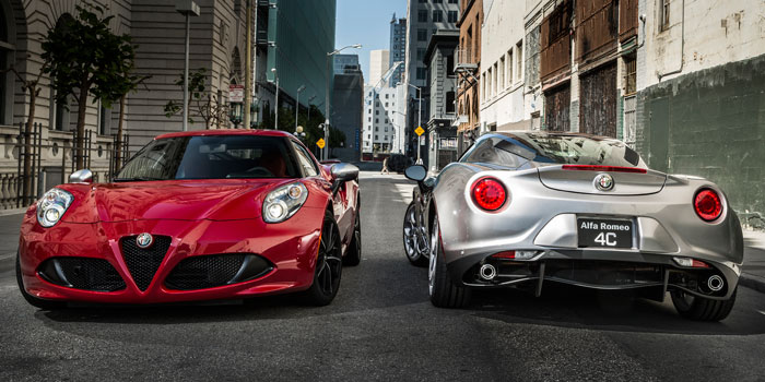 Alfa-Romeo-4C-two-700