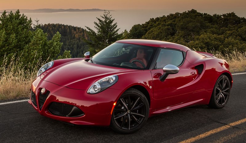 2015-Alfa-Romeo-4C-MAMA-900