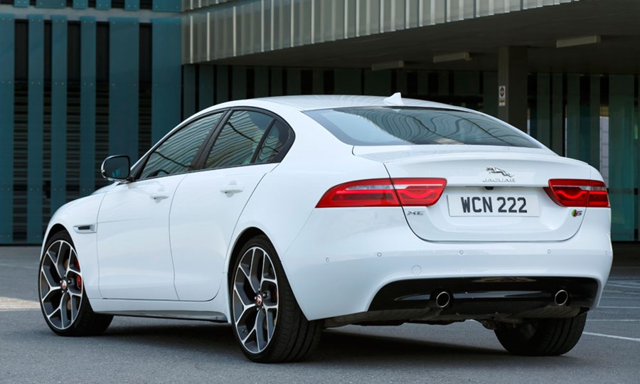 Jaguar_XE_Rear-1000