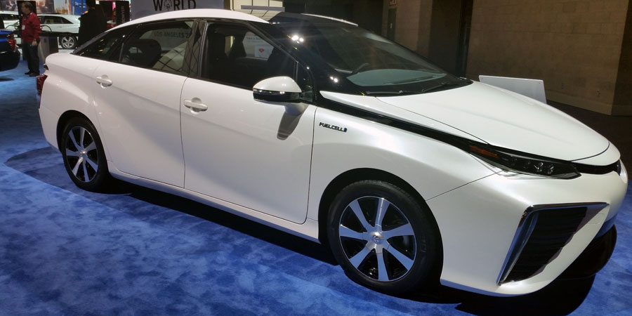Toyota-Mirai-front