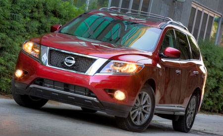 2013 Nissan Pathfinder 450 front