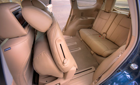 2013 Nissan Pathfinder 450 seats